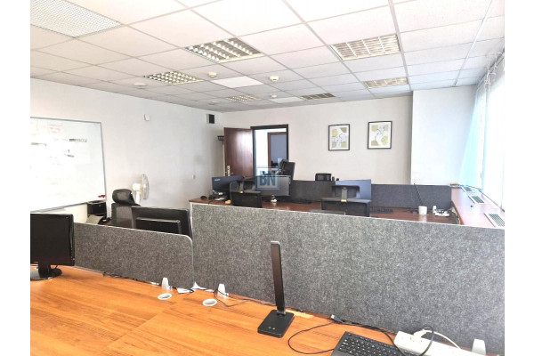Katowice, Wynajmę lokale na piętrze o powierzchni 200m2