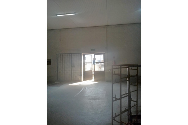 Bielsko-Biała, Hala o powierzchni 800 m2 dom wolnostojący 350m2 .Teren przemysłowy.