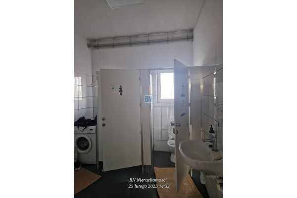 mikołowski, Mikołów, Wynajme hale z biurami oraz plac300m2