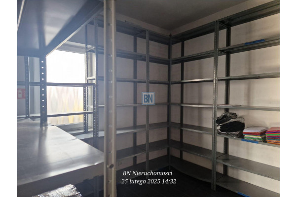 mikołowski, Mikołów, Wynajme hale z biurami oraz plac300m2