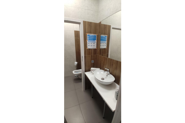 gliwicki, Luksusowa hala(lokal uzytkowy) z biurami w powiecie gliwickim.