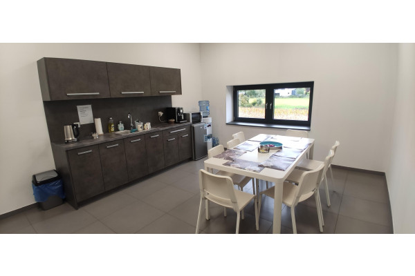 gliwicki, Luksusowa hala(lokal uzytkowy) z biurami w powiecie gliwickim.