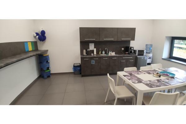 gliwicki, Luksusowa hala(lokal uzytkowy) z biurami w powiecie gliwickim.