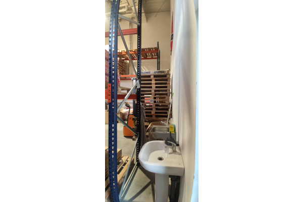 gliwicki, Luksusowa hala(lokal uzytkowy) z biurami w powiecie gliwickim.