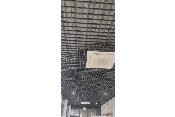 gliwicki, Luksusowa hala(lokal uzytkowy) z biurami w powiecie gliwickim.