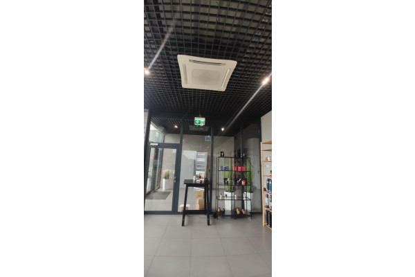 gliwicki, Luksusowa hala(lokal uzytkowy) z biurami w powiecie gliwickim.