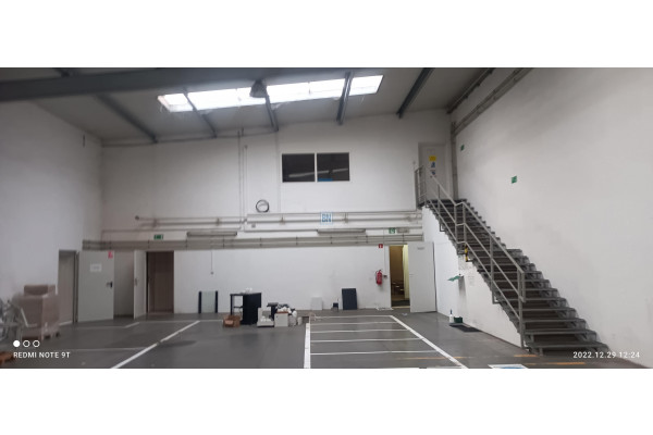 chrzanowski, Trzebinia, Hala o powierzchni 30111 mkw z cześcią socjalną i biurową .Okazja cenowa !!! Cena do negocjacji !!!