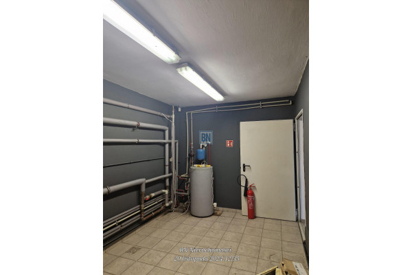 Gliwice, Budynek biurowo magazynowy o powierzchni 835 mkw ,działka 1818mkw