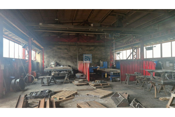 Zabrze, Hala/Magazyn z placem 3-4tys.m2 oraz suwnice