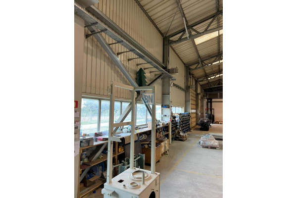 gliwicki, Knur&oacute;w, Nowa hala produkcyjna magazynowa z suwnicą 10 t .