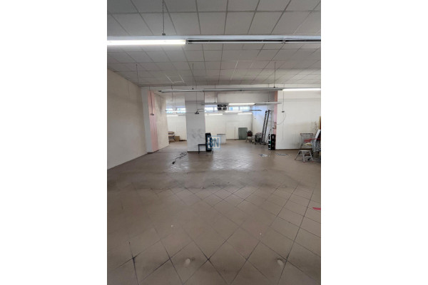 Gliwice, Obiekt usługowo-handlowo-biurowy