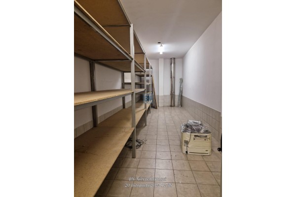 Gliwice, Budynek biurowo magazynowy o powierzchni 835 mkw ,działka 1818mkw