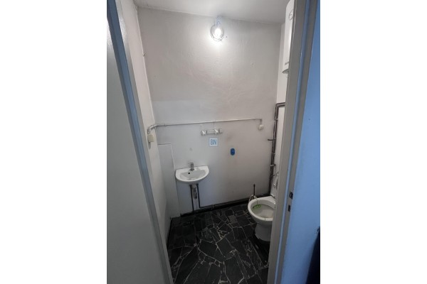 Gliwice, Lokal usługowo-handlowy