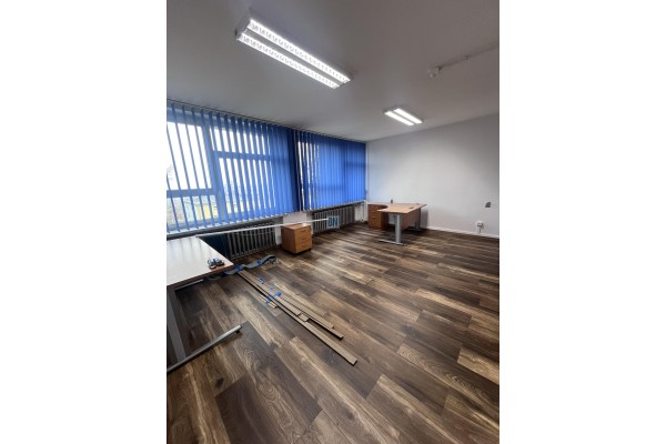 Gliwice, Wynajmę p&oacute;ł piętra biur dla firmy