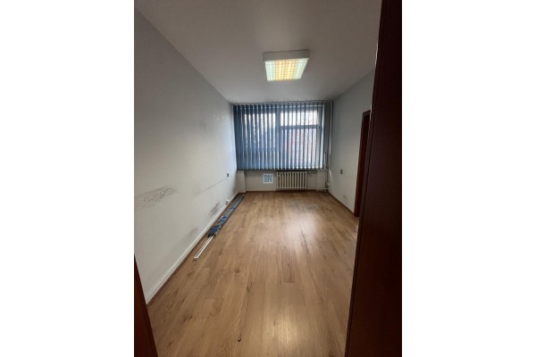 Gliwice, Wynajmę p&oacute;ł piętra biur dla firmy