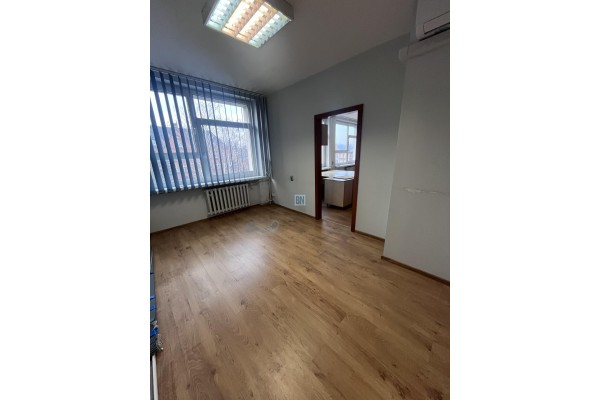 Gliwice, Wynajmę p&oacute;ł piętra biur dla firmy