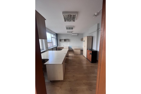 Gliwice, Wynajmę p&oacute;ł piętra biur dla firmy