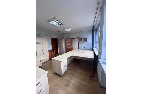 Gliwice, Wynajmę p&oacute;ł piętra biur dla firmy