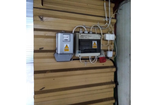 Żory, Hala  1580 mkw .Posadzka nie pylaca .Powierzchnia biur- i socjalna .Plac .Duży przydział prądu.