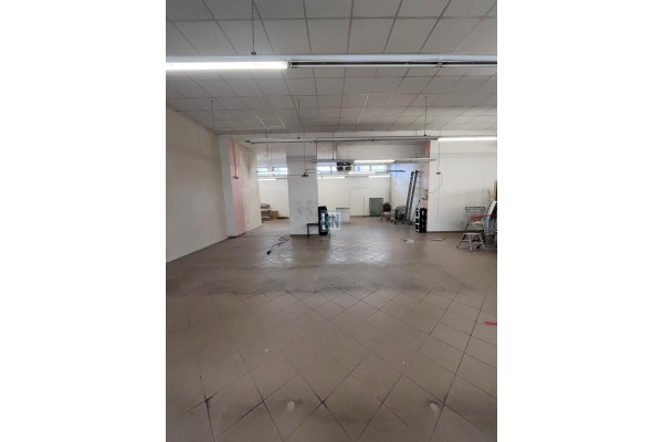 Gliwice, Obiekt usługowo-handlowo-biurowy