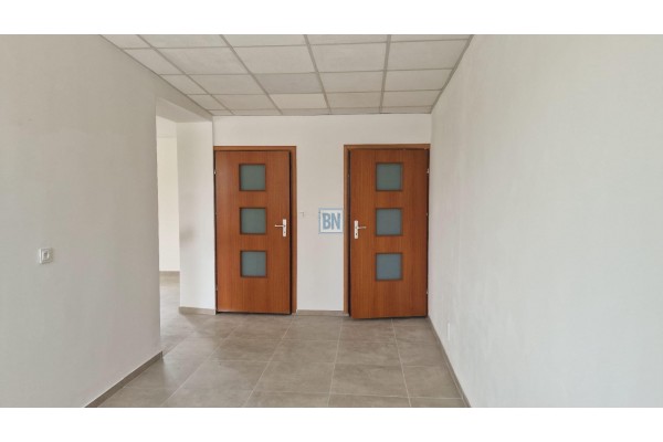 oświęcimski, Oświęcim, Wolnostojący budynek z parkingiem na sprzedaż