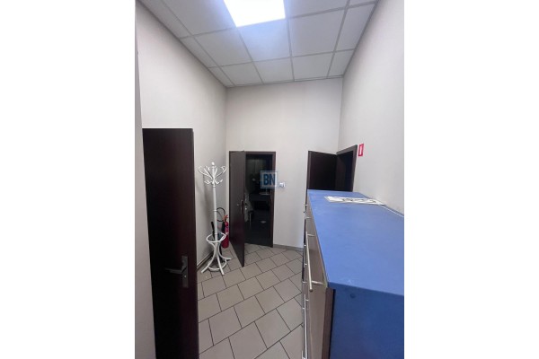 Katowice, Hala sprzedażowo- magazynowa z placem na sprzedaż