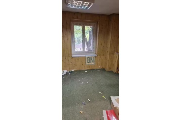 Gliwice, Do sprzedania połowa budynku