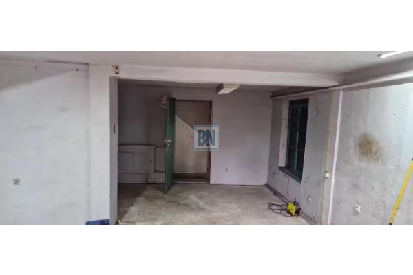 Gliwice, Do sprzedania połowa budynku