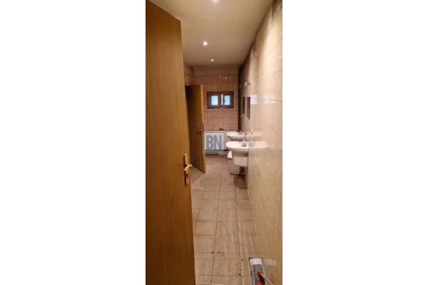 Gliwice, Do sprzedania połowa budynku