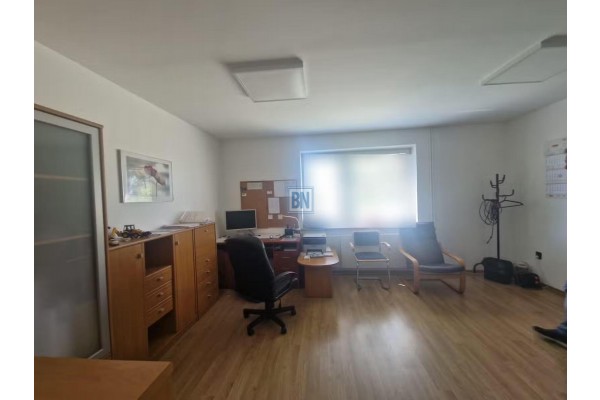 Żory, Hala/budynek biurowy z placem 4000tys.