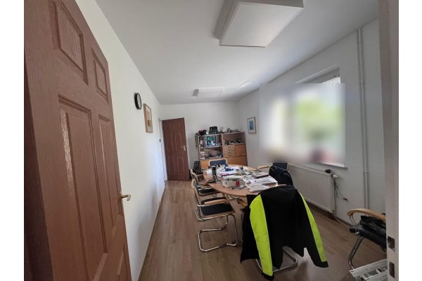 Żory, Hala/budynek biurowy z placem 4000tys.